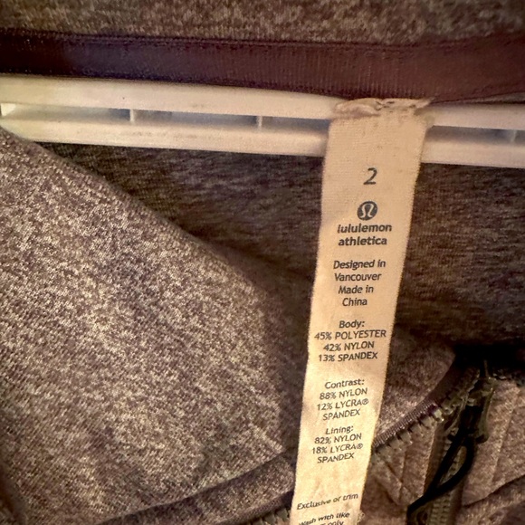 Lulu Lemon scoop neck zip up - Picture 4 of 4